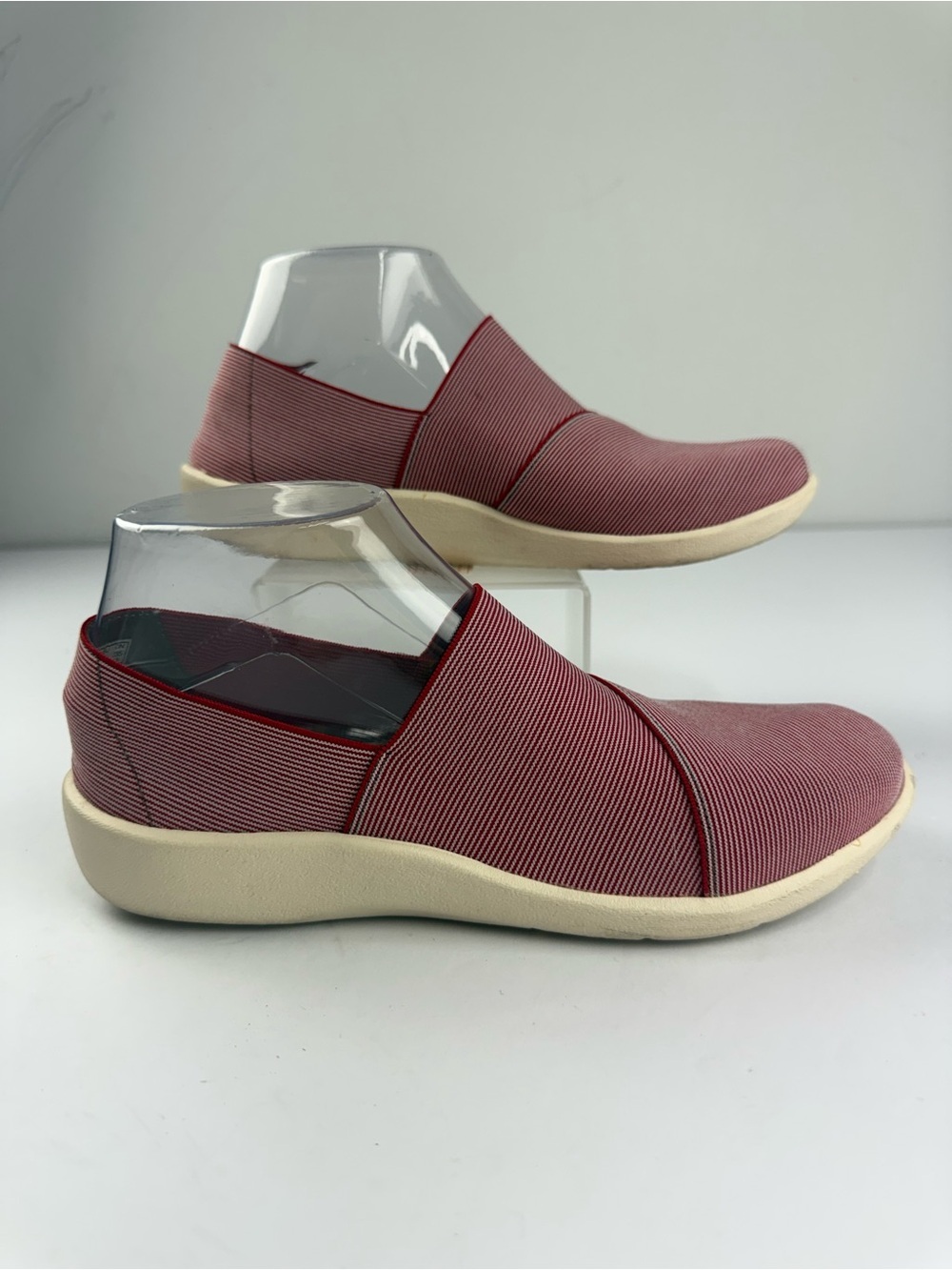 Clarks Cloudsteppers Womens 7 Sillian Firn Slip On Flat Red White Stripe SEE ALL